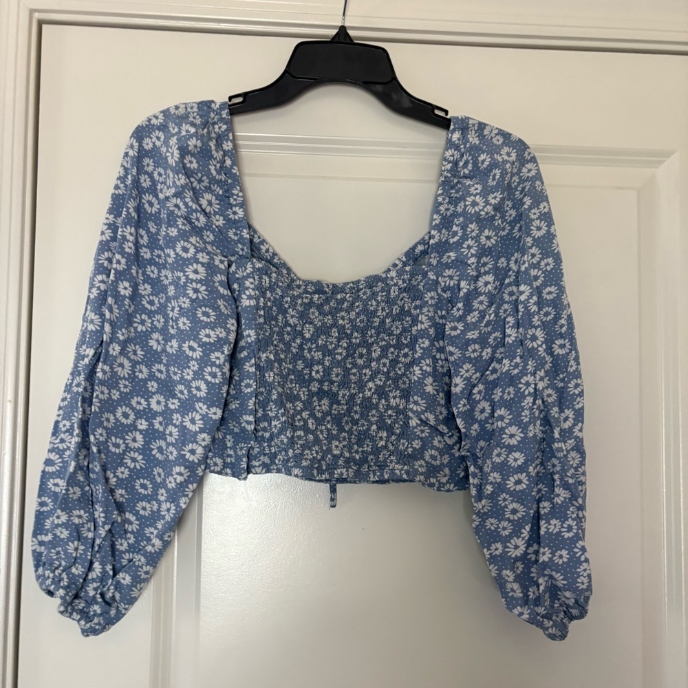 Wild Fable Women’s Blue Floral Long Sleeve Cropped Blouse - Picture 6 of 11